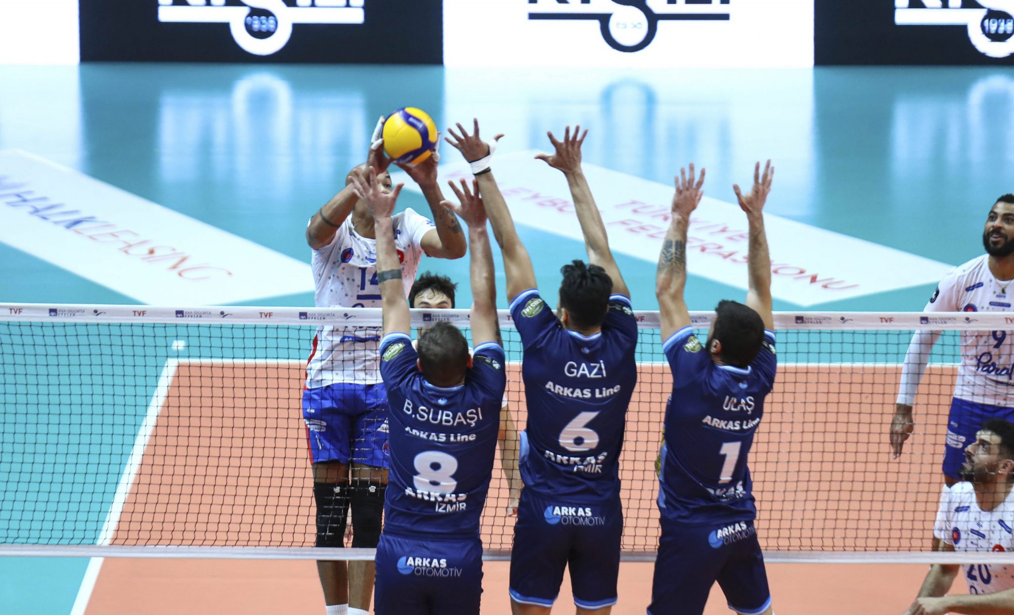 WorldofVolley TUR M Halkbank Secures Victory Over Arkas Spor In The