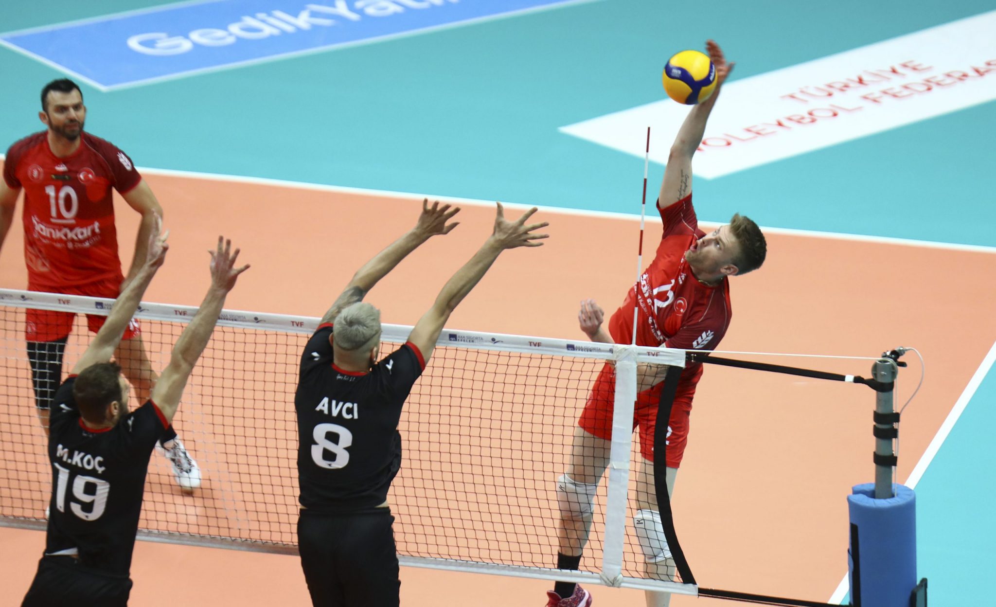 Worldofvolley Tur M Round Of The Axa Sigorta Efeler Ligi Wraps