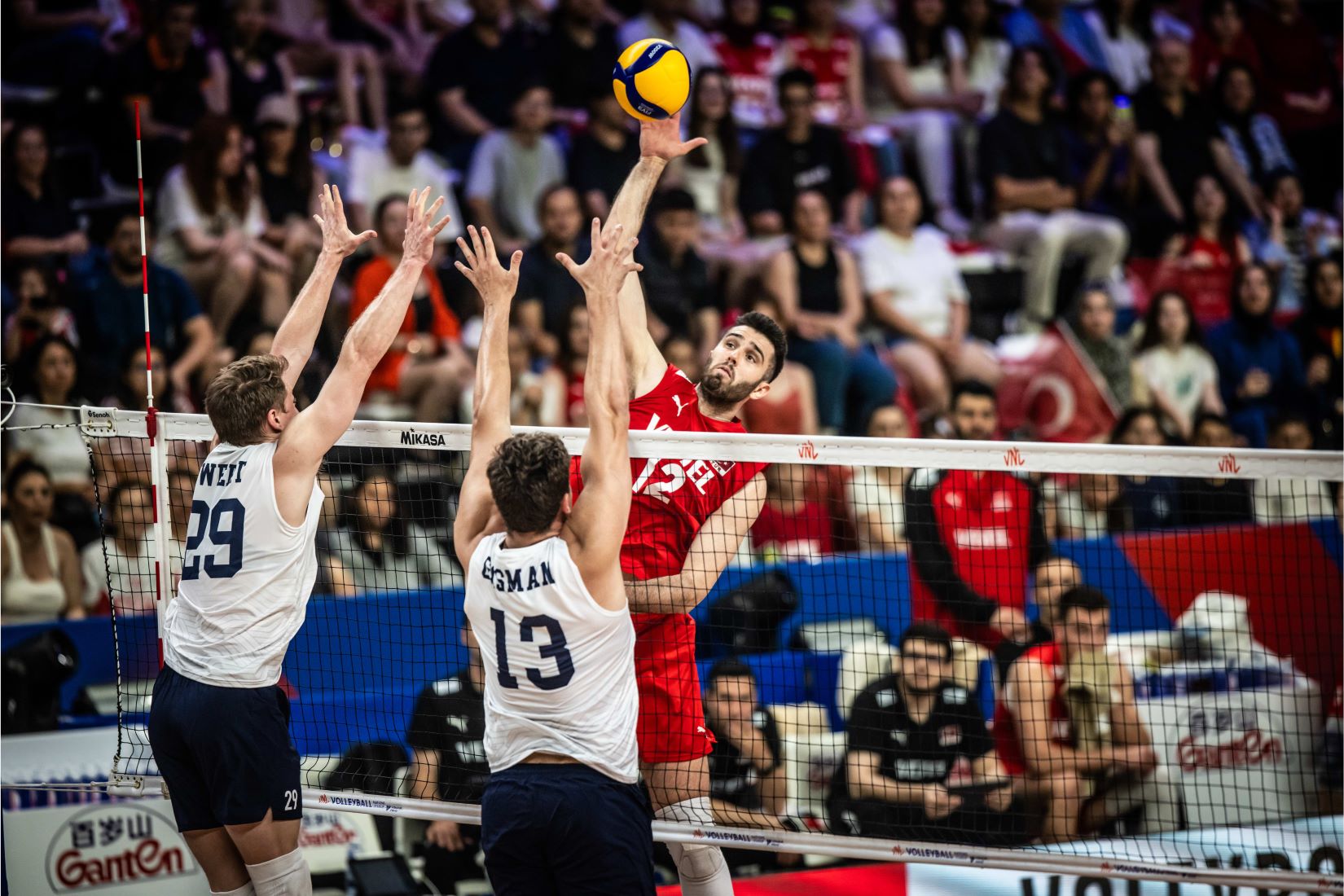 Worldofvolley Vnl M Usa Clinches First Victory In Vnl With