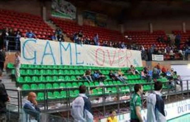 Fans of Cuneo