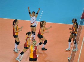 Galatasaray ISTANBUL claimed tonight the first final match victory