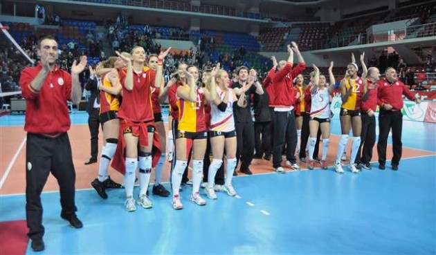 Galatasaray reverse result of first match to qualify for final