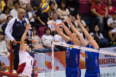 Kurek vs. RUS