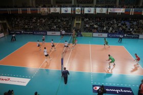 Lokomotiv NOVOSIBIRSK downs Fenerbahce in straight sets