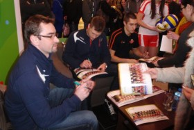 Meeting with the volleyball players in the salon of Plus