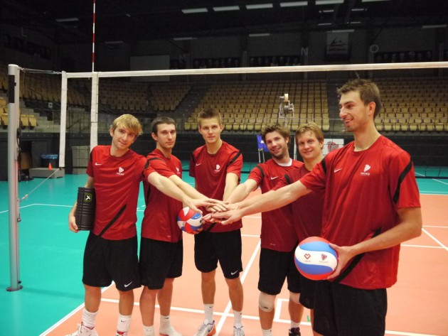 Noliko-MAASEIK,-internationals