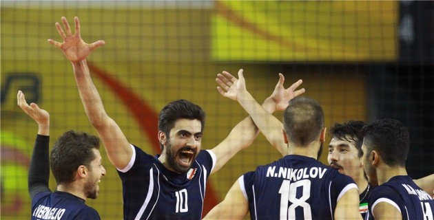 Paykan Tehran (IRI) players celebrate a point togheter