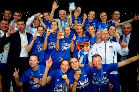 Russian Volleyball stars join again their forces to help Safronova