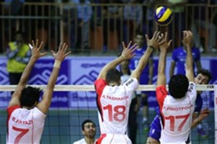 Triple block of Shahrdari Urmia players