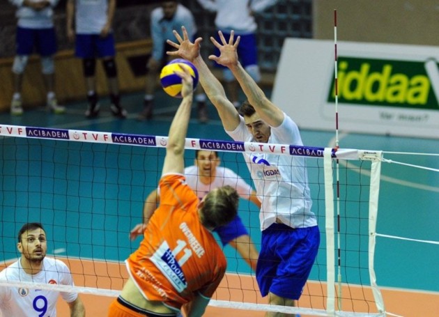 Armin Mustedanović blocking