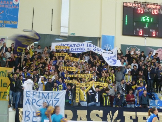 Fener's fans - (Photo: voleybolextra)