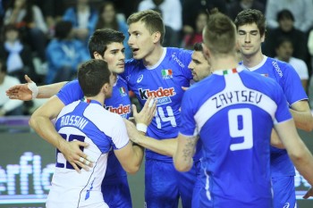 Italia's players celebrate