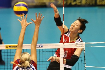 Yukiko Ebata of Japan spikes against the Czech Republic