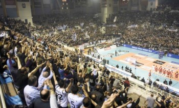 PAOK fans in Game 3