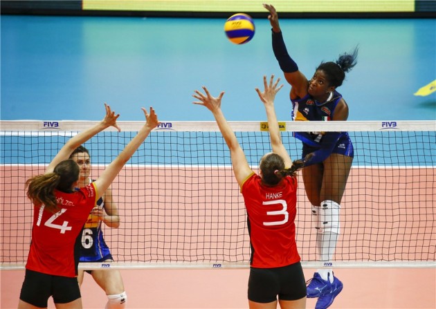 Miriam Sylla against German block