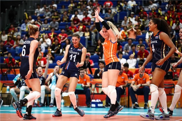 Dutch girls celebrated victory over Japan