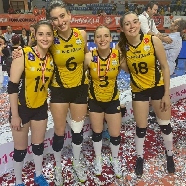 Vakifbank players