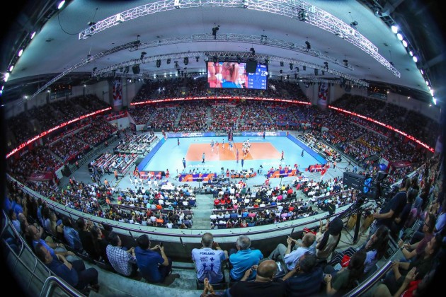 Worldofvolley Eurovolley 19 W Serbia Silence More Than 10 000 Spectators In Ankara Bulgaria Promoted To 1 8 Finals