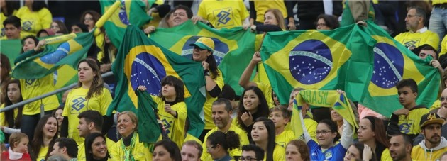 Brazilian-fans-Curitiba