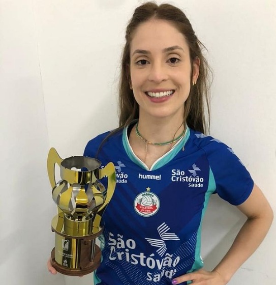 Worldofvolley Bra W Camila Brait Renews With Osasco Will Wear Their Jersey For 14th Straight Season Worldofvolley