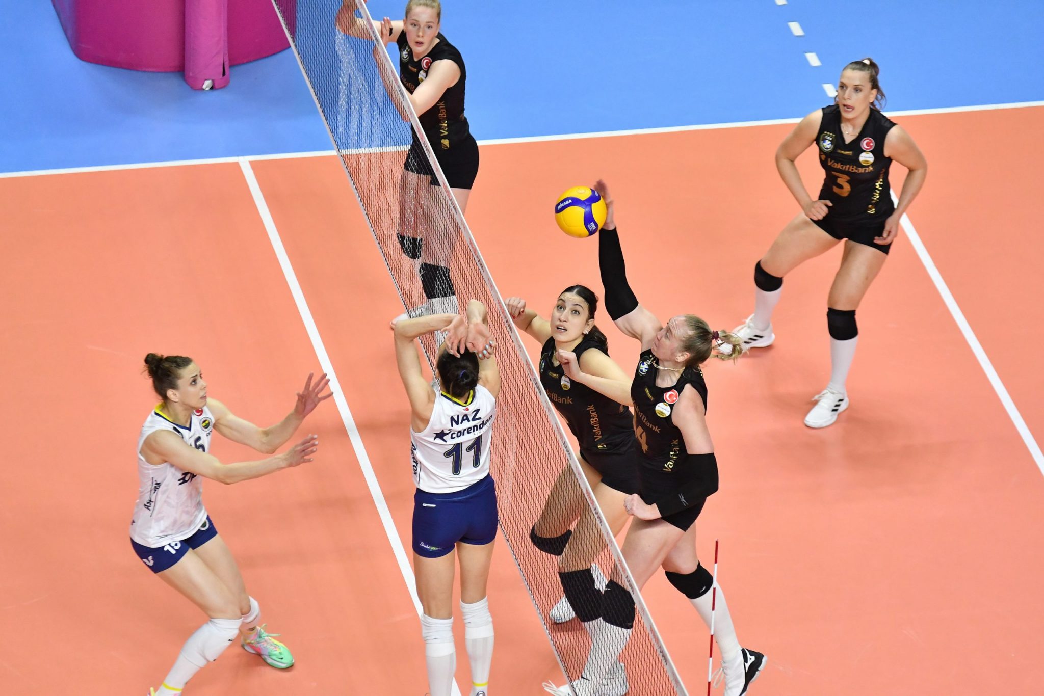 WorldofVolley :: TUR W: VakıfBank Rise Up After 0-2 In Sets And 1-5 In ...