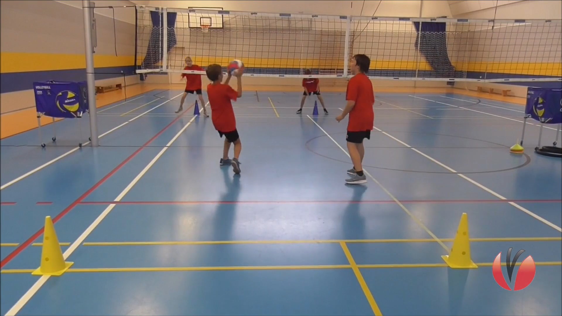 LEARN GAMES AND EXERCISES HOW TO TRAIN CHILDREN MINI VOLLEYBALL