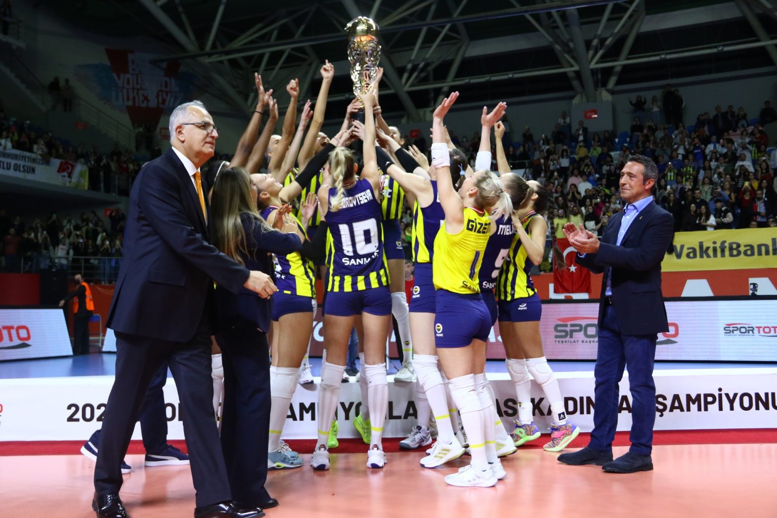 WorldofVolley TURKISH SUPER CUP W Egonu stands out on debut on