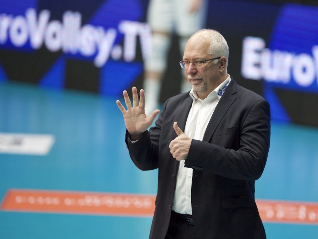 WorldofVolley :: By Mark Lebedew: The Coach's Dive - WorldOfVolley