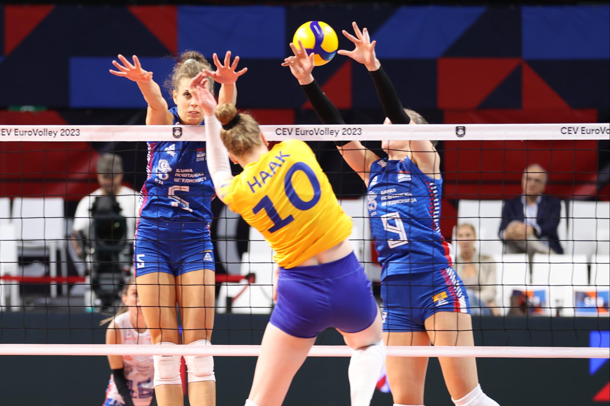 Serbian Women’s Volleyball Team Dominates Sweden, Advances to European