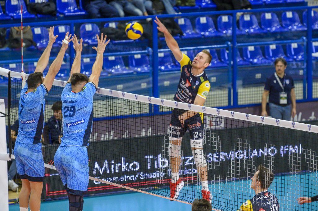 Yuasa Battery Grottazzolina vs Cisterna Volley - Dušan Petković in attack; Photo: LegaVolley.it 