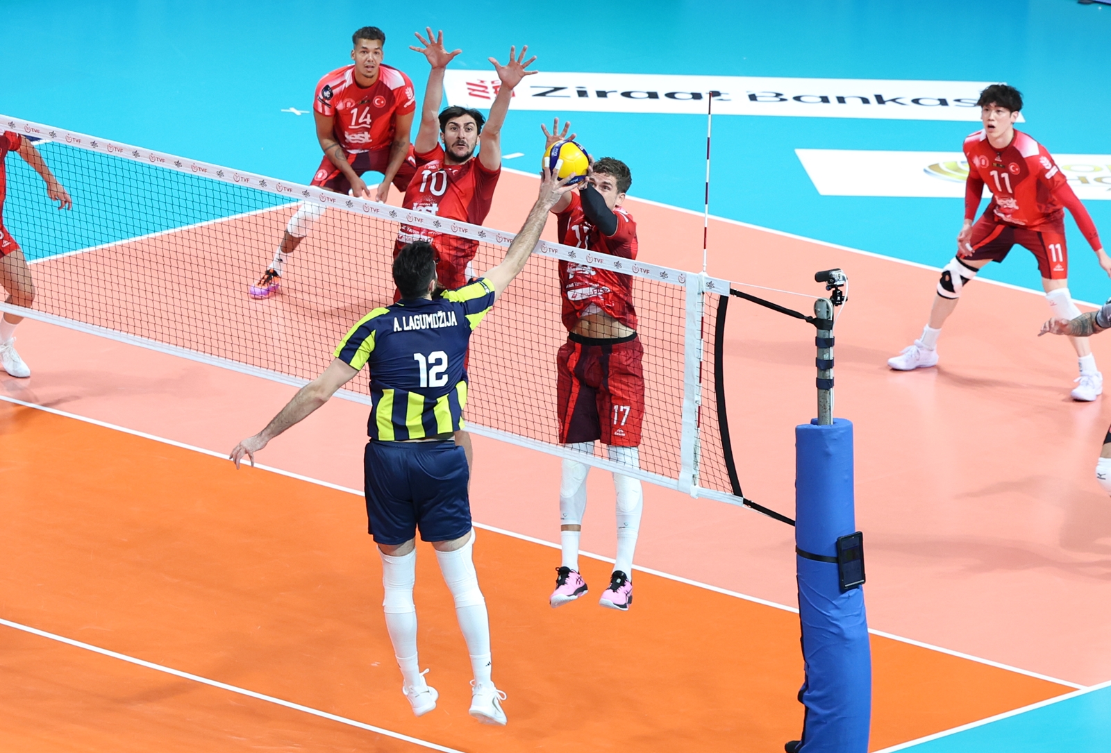 Ziraat Bankkart and Halkbank Secure Opening Wins in SMS Grup Efeler Ligi